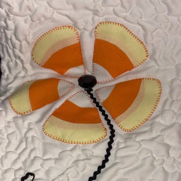 Halloween Themed Quilted Throw Blanket - Picture 4 of 8